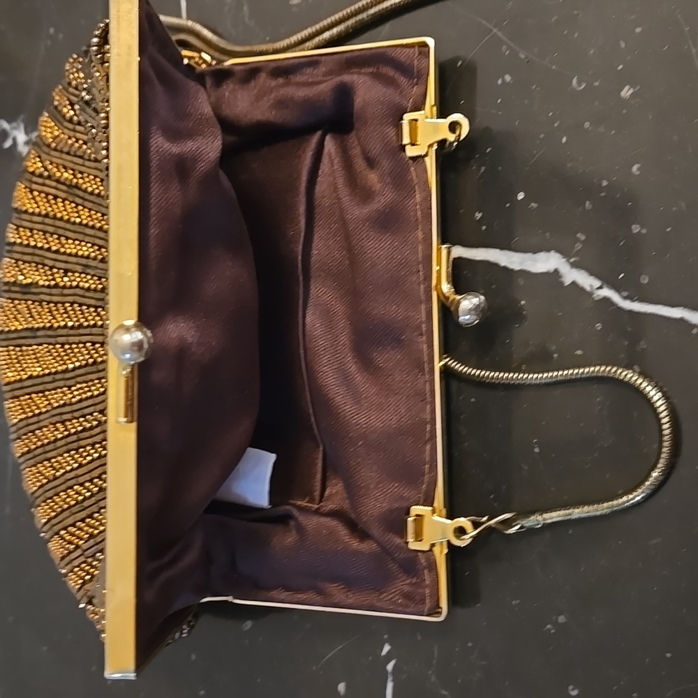 🫶Elegant Gold Beaded Clamshell Clutch Purse - Picture 3 of 3